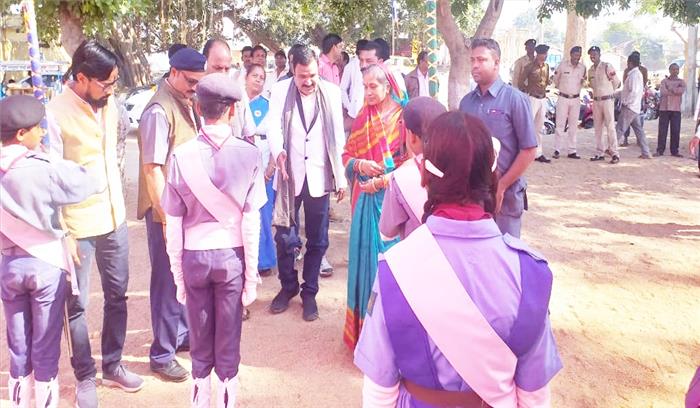 स्काउट गाइड शिविर में शामिल हुए विधायक द्वारकाधीश