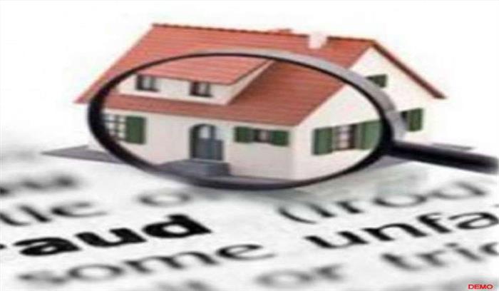 पुलिस ने व्यापारी के घर से मंदिर की मूर्तियां जब्त कीं