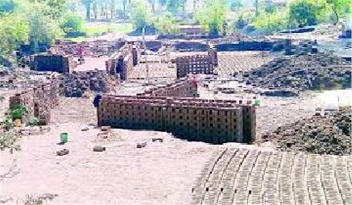 पुलिस की मिली भगत से चल रहे अवैध ईंट भट्ठे