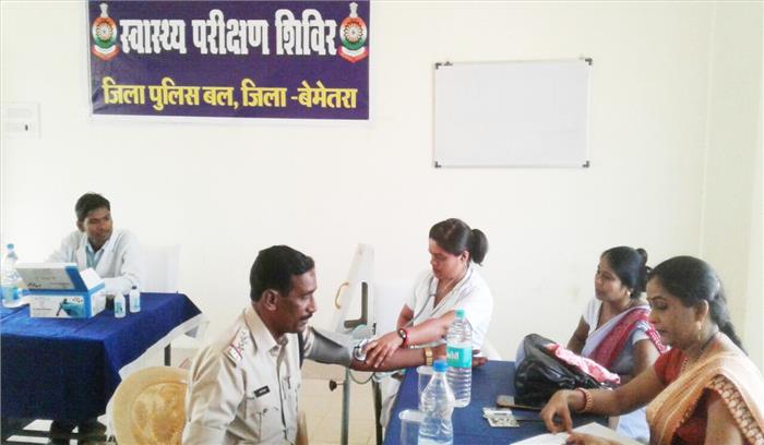 पुलिस जवानों का किया गया स्वास्थ्य परीक्षण