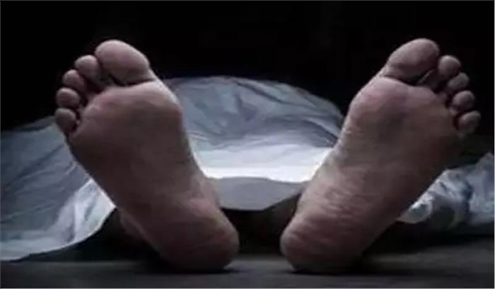 जमशेदपुर  :पुलिस अधिकारी ने पत्नी व दो अन्य को गोली मारी, 1 की मौत