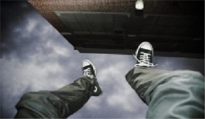 गुजरात में क्वारंटाइन में रहे व्यक्ति ने की खुदकुशी