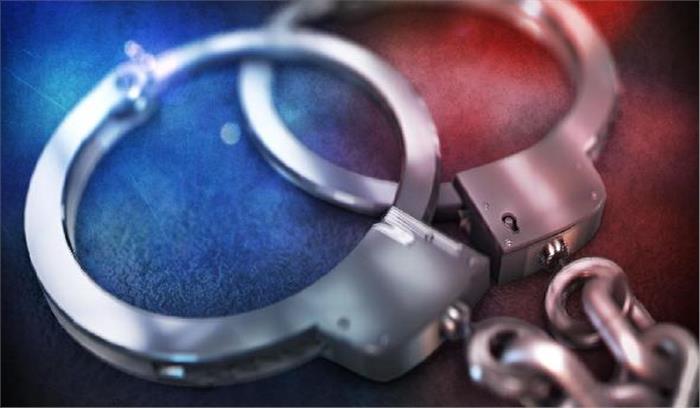 पुलिस ने अवैध शराब सहित 7 लोगों को  गिरफ्तार किया