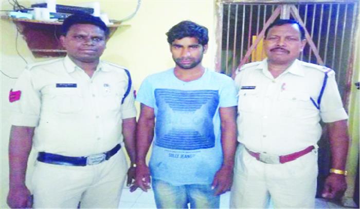 पुलिस अभिरक्षा से फरार आरोपी 8 साल बाद गिरफ्तार