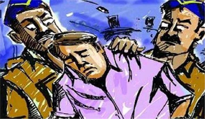 उत्तर प्रदेश में पुलिस ने किया मुठभेड़ में घायल बदमाश को गिरफ्तार