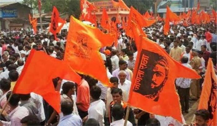 महाराष्ट्र में मराठा आरक्षण आंदोलन हिंसक, पुलिसकर्मी घायल