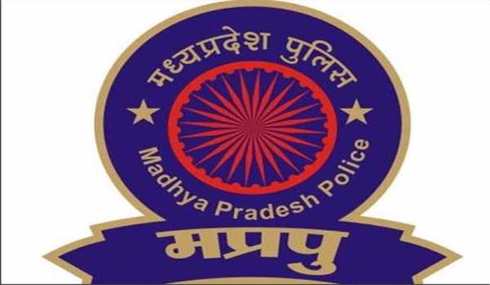 पुलिस ने 5 हथियार तस्करों से 9 अवैध देशी कट्टे बरामद किये