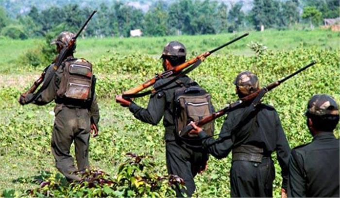 नक्सलियों ने की सड़क निर्माण में कंपनी के कर्मचारी की हत्या नक्सलियों ने की सड़क निर्माण में कंपनी के कर्मचारी की हत्या