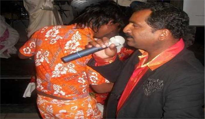 राजनीतिक दल लोकगीतों के जरिए जनता को लुभाने का प्रयास कर रहे हैं