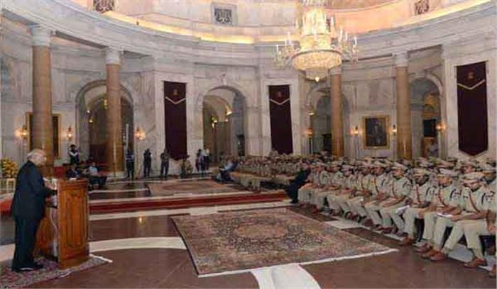 राजनेताओं को बेखौफ सलाह दे पुलिस : कोविंद राजनेताओं को बेखौफ सलाह दे पुलिस : कोविंद