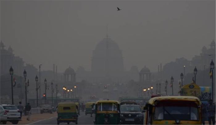 कोहरे ने बढ़ाई ठंड, प्रदूषण का स्तर बढ़ा