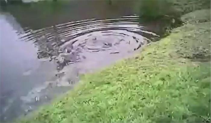 तालाब में डूबने से पुत्र को बचाने के प्रयास में मां की मौत