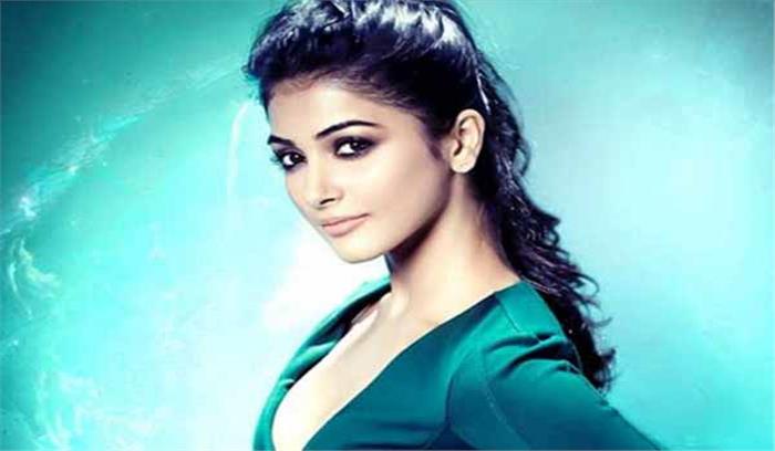 सामाजिक कार्य के लिए पूजा हेगड़े ने किया रैम्प वॉक