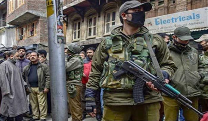 पुंछ में 17 ‘चीनी ग्रेनेड’ बरामद पुंछ में 17 ‘चीनी ग्रेनेड’ बरामद