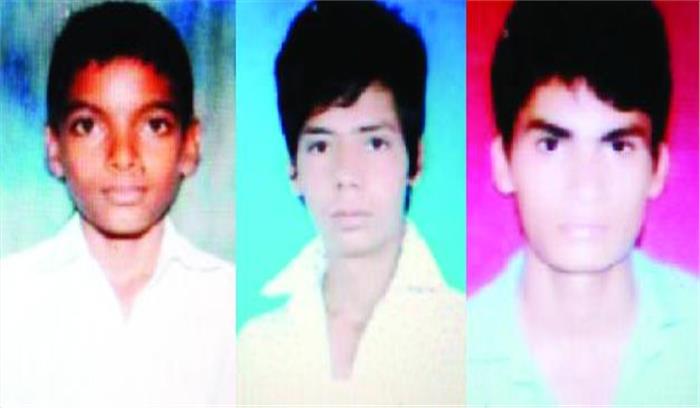 गरीब परिवार के छात्रों ने टॉप टेन में बनाई जगह