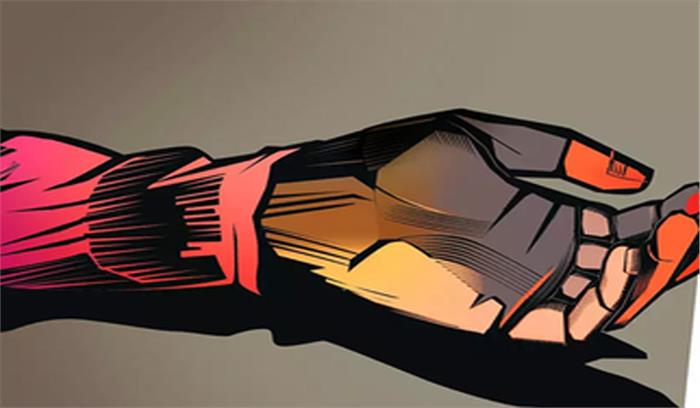  मध्यप्रदेश :पोस्टमार्टम की तैयारी के बीच चलने लगी युवक की नब्ज