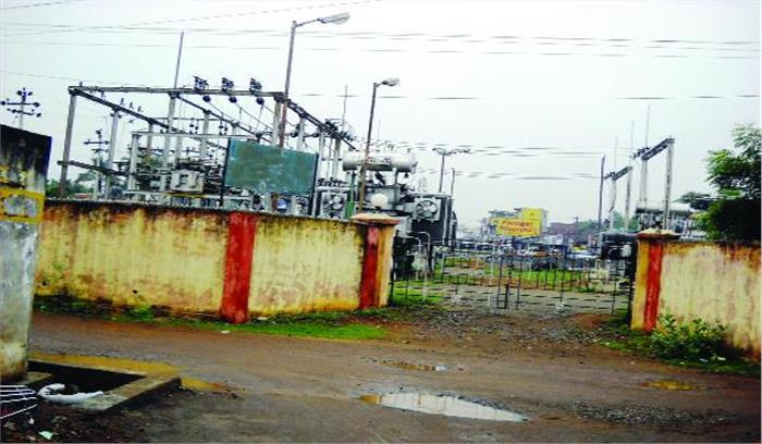 रात में बार बन जाते हैं कॉल सेंटर