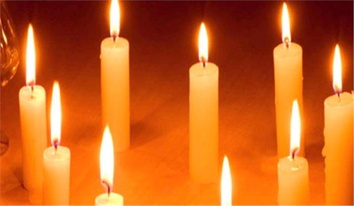 प्रद्युम्न की याद में जलीं सैकड़ों मोमबत्तियां