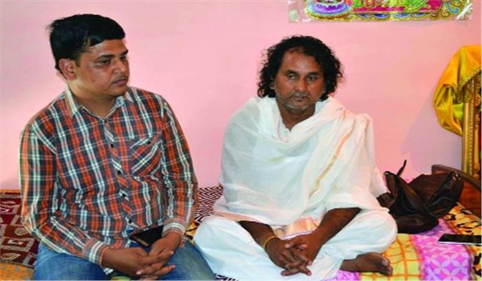 प्रद्युम्न के पिता छात्रा के परिजनों से मिले