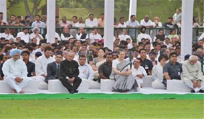 प्रणब, अंसारी और सोनिया ने राजीव गांधी को दी श्रद्धांजलि