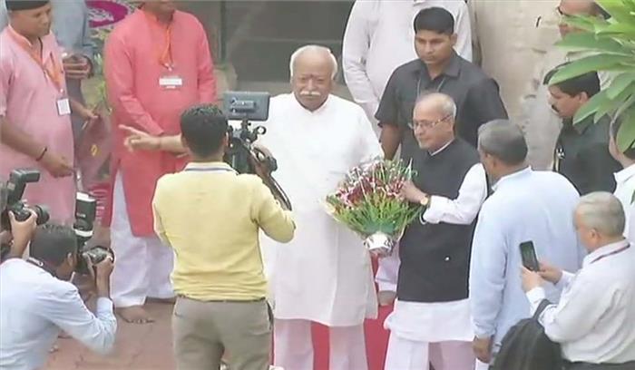 संघ के मुख्यालय पहुंचे प्रणब मुखर्जी, हेडगेवार को दी श्रद्धांजलि