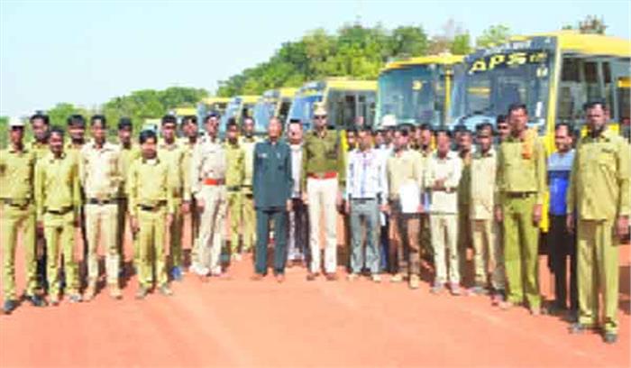 यातायात पुलिस और आरटीओ ने स्कूल बस का फिटनेस रद्द किया