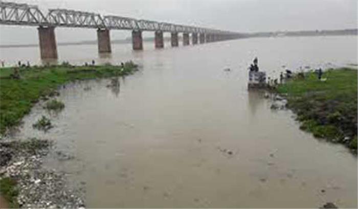 गंगा और यमुना का पानी घटने से तराई क्षेत्रों के लोगों चेहरों पर आयी मुस्कान