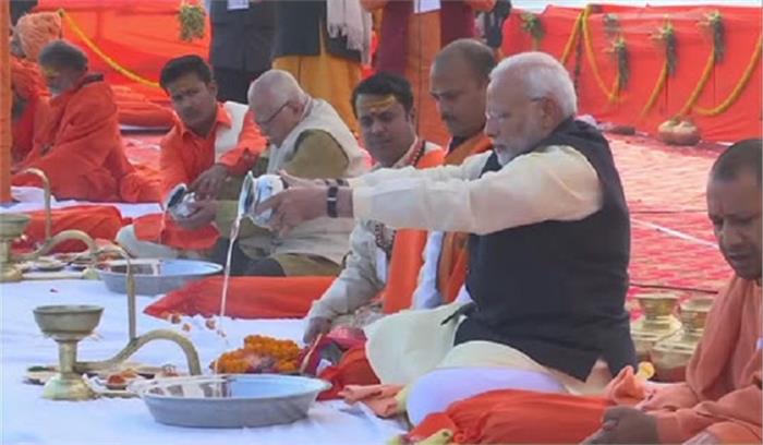 सरस्वती के संगम तट पर मोदी ने की मां गंगा की अाराधना