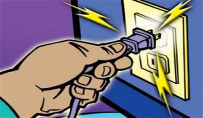महाराष्ट्र: करंट लगने से गर्भवती महिला की मौत