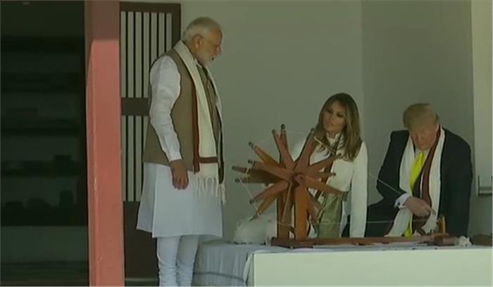 रोड शो शुरू, साबरमती आश्रम पहुंचा राष्ट्रपति ट्रंप का काफिला रोड शो शुरू, साबरमती आश्रम पहुंचा राष्ट्रपति ट्रंप का काफिला