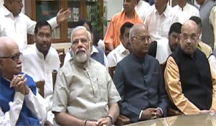  राष्ट्रपति चुनाव : रामनाथ कोविंद ने भरा नामांकन