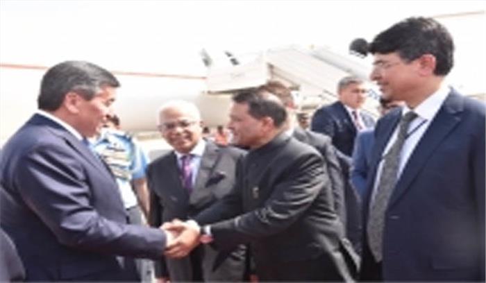 प्रधानमंत्री मोदी के शपथ ग्रहण समारोह में शामिल हुए किर्गिस्तान के राष्ट्रपति  
