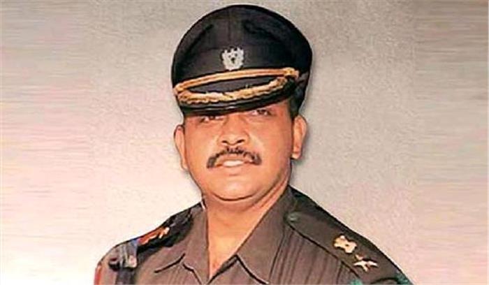 मुक्त गिरफ्तार व्यक्ति की तरह रहेंगे पुरोहित​​​​​​​