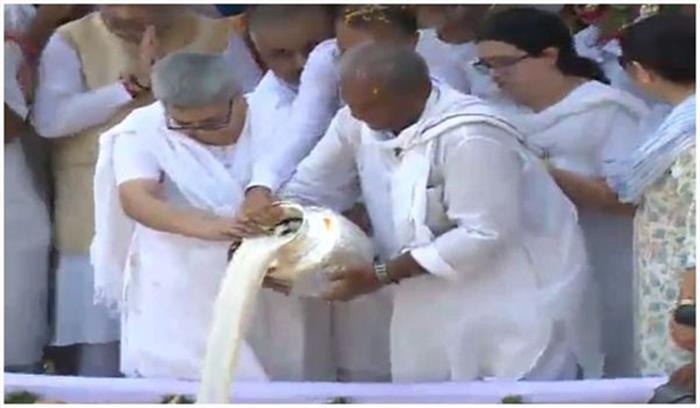 हरिद्वार में अटल बिहारी वाजपेयी जी की अस्थियां विसर्जित