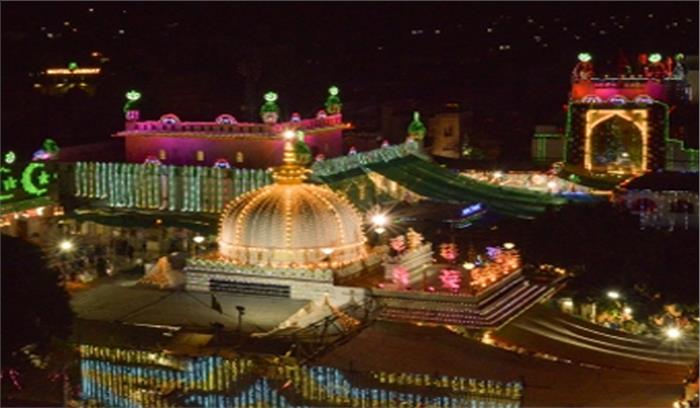 प्रधानमंत्री मोदी ने अजमेर शरीफ दरगाह के लिए चादर भेंट की