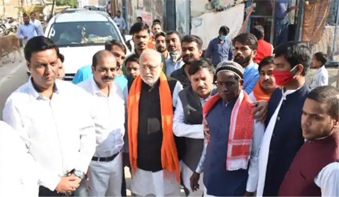 प्रधानमंत्री मोदी के भाई पहुंचे अयोध्या, किया रामलला का दर्शन