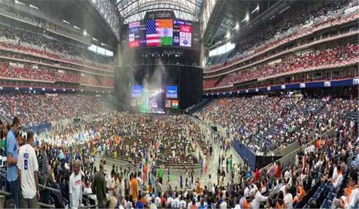 ह्यूस्टन बना मिनी भारत, स्टेडियम में पसरी भारतीय संस्कृति की झलक