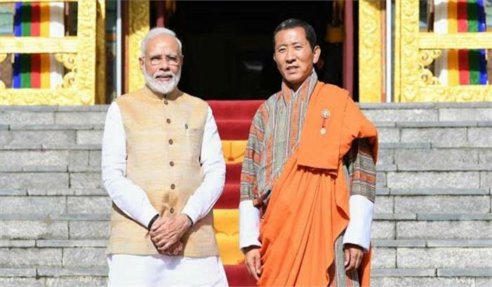 भूटान के प्रधानमंत्री डॉ. लोटे त्‍शेरिंग से पीएम मोदी ने की बात