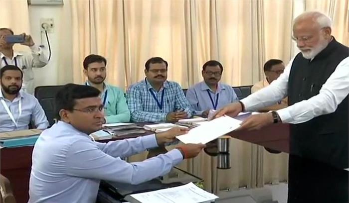 प्रधानमंत्री नरेंद्र मोदी ने वाराणसी में नामांकन दाखिल किया