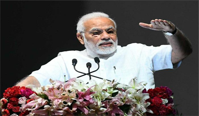 रूस पहुंचे पीएम मोदी, पुतिन से होगी वार्ता