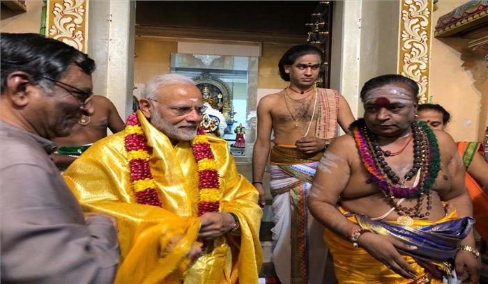 पीएम मोदी के सिंगापुर दौरे का आखिरी दिन, मरिअम्मन मंदिर के किए दर्शन
