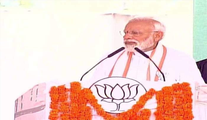 राहुल की न्याय योजना पर पीएम मोदी का तंज- सिख दंगे, गैस त्रासदी पर कौन करेगा न्याय