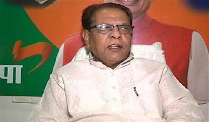 उमाशंकर गुप्ता ने प्रधानमंत्री उज्जवला योजना के तहत नि:शुल्क घरेलू गैस कनेक्शन  बांटे