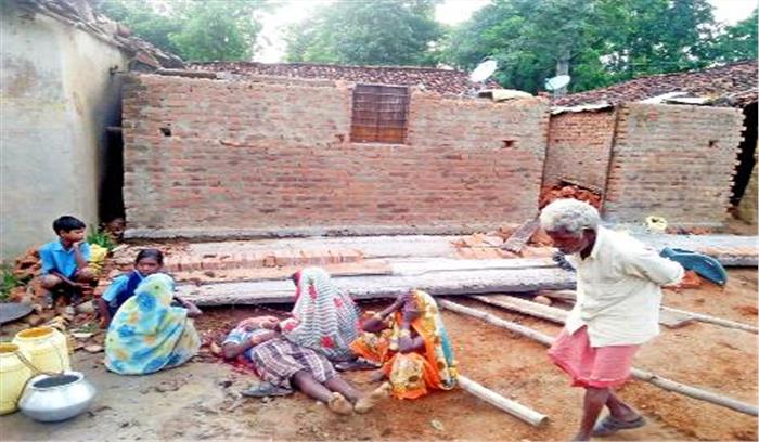 छज्जा गिरने से दो की मौत, गंभीर