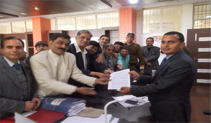 प्रधानाचार्य की हत्या से नाराज निजी स्कूल रहे बंद प्रधानाचार्य की हत्या से नाराज निजी स्कूल रहे बंद