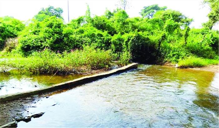 निजी रिटर्निंग वॉल को अपना बताकर कर लिया 76 हजार का आहरण