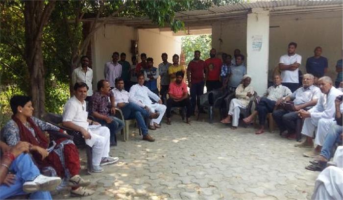 जारी है निजी स्कूल संचालकों के खिलाफ अभिभावक की लड़ाई