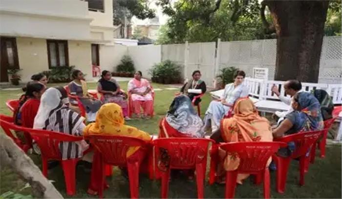 प्रियंका ने की आशा कार्यकर्ताओं से मुलाकात, बोलीं, सरकार आने पर दस हजार प्रतिमाह का मानदेय