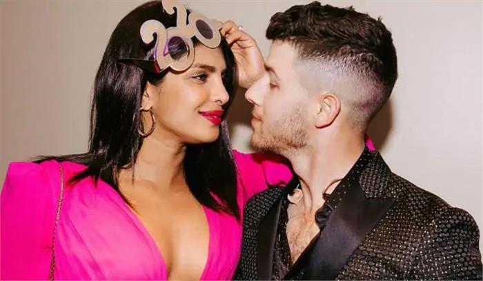 शादी की पहली सालगिरह पर प्रियंका ने दिया निक को खास तोहफा