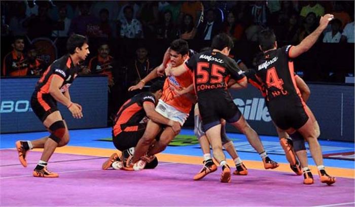 प्रो कबड्डी लीग : पुणे ने घर में मुंबई को पटका